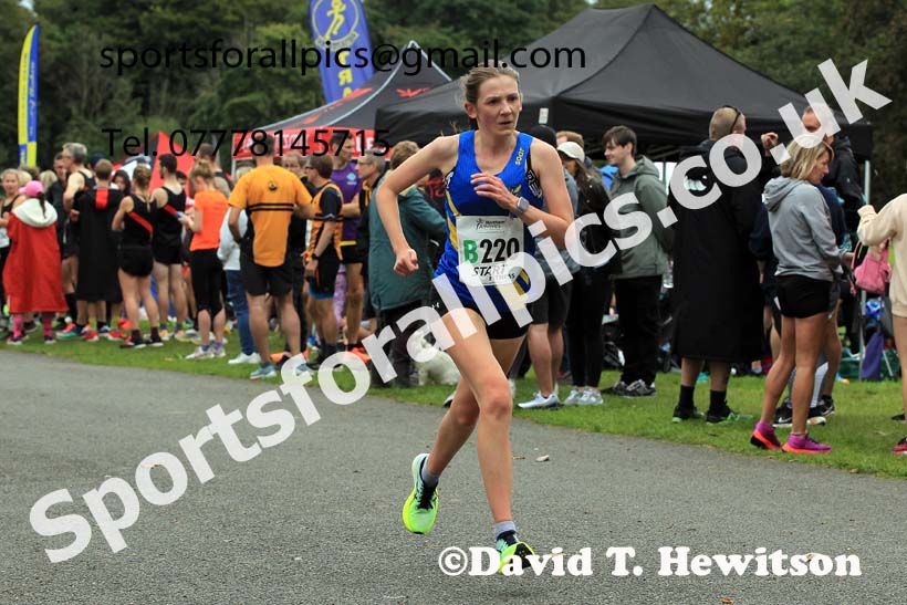 Senior womens Northern 4 Stage Relay, 2023 Northern 6 and 4 Stage Relays and Youngsters, Birkenhead Park, Wirral.  Photo: David T. Hewitson/Sports for All Pics